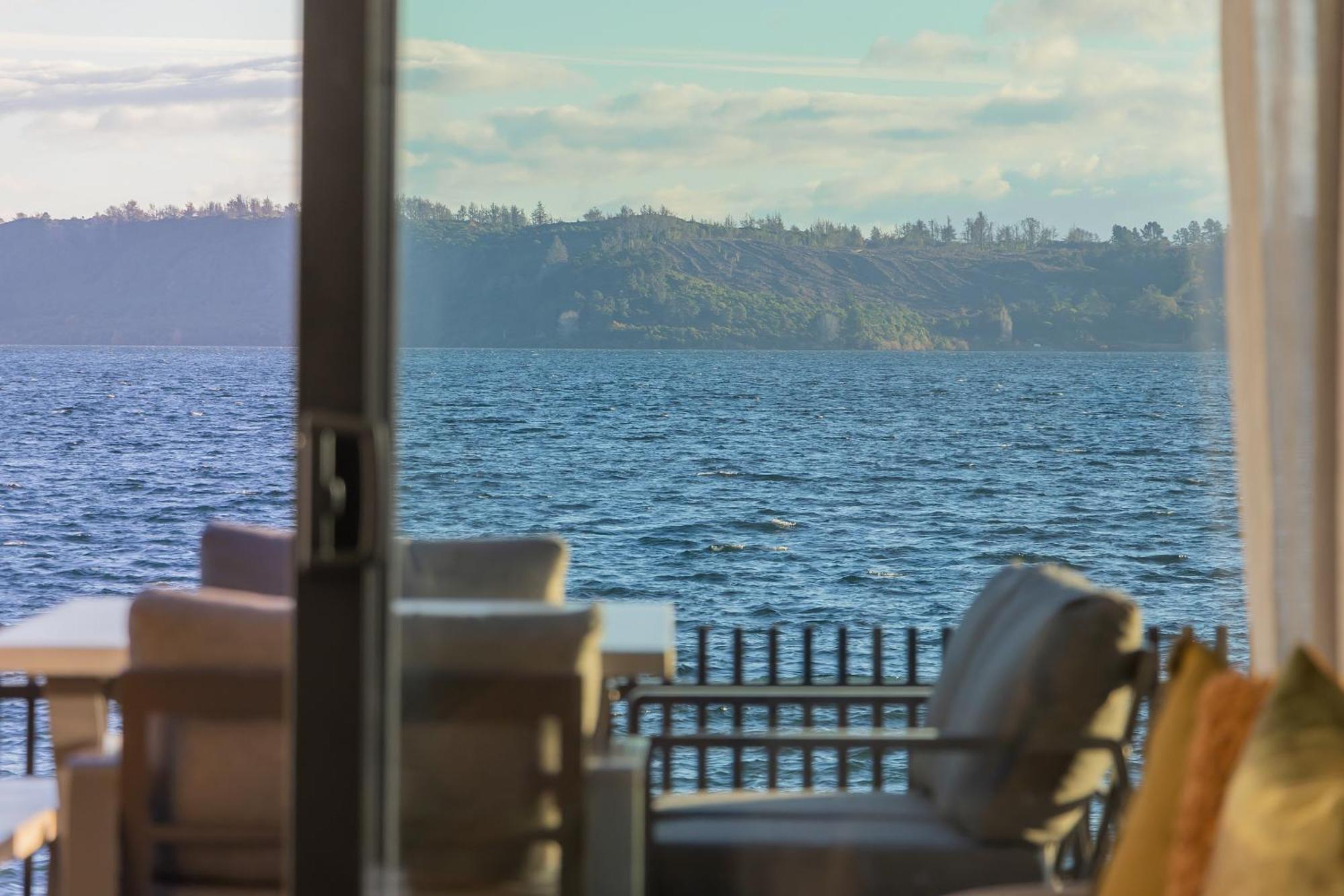 Brand New Lake Front Homes Spa Pool Lago Lago Taupo Exterior foto