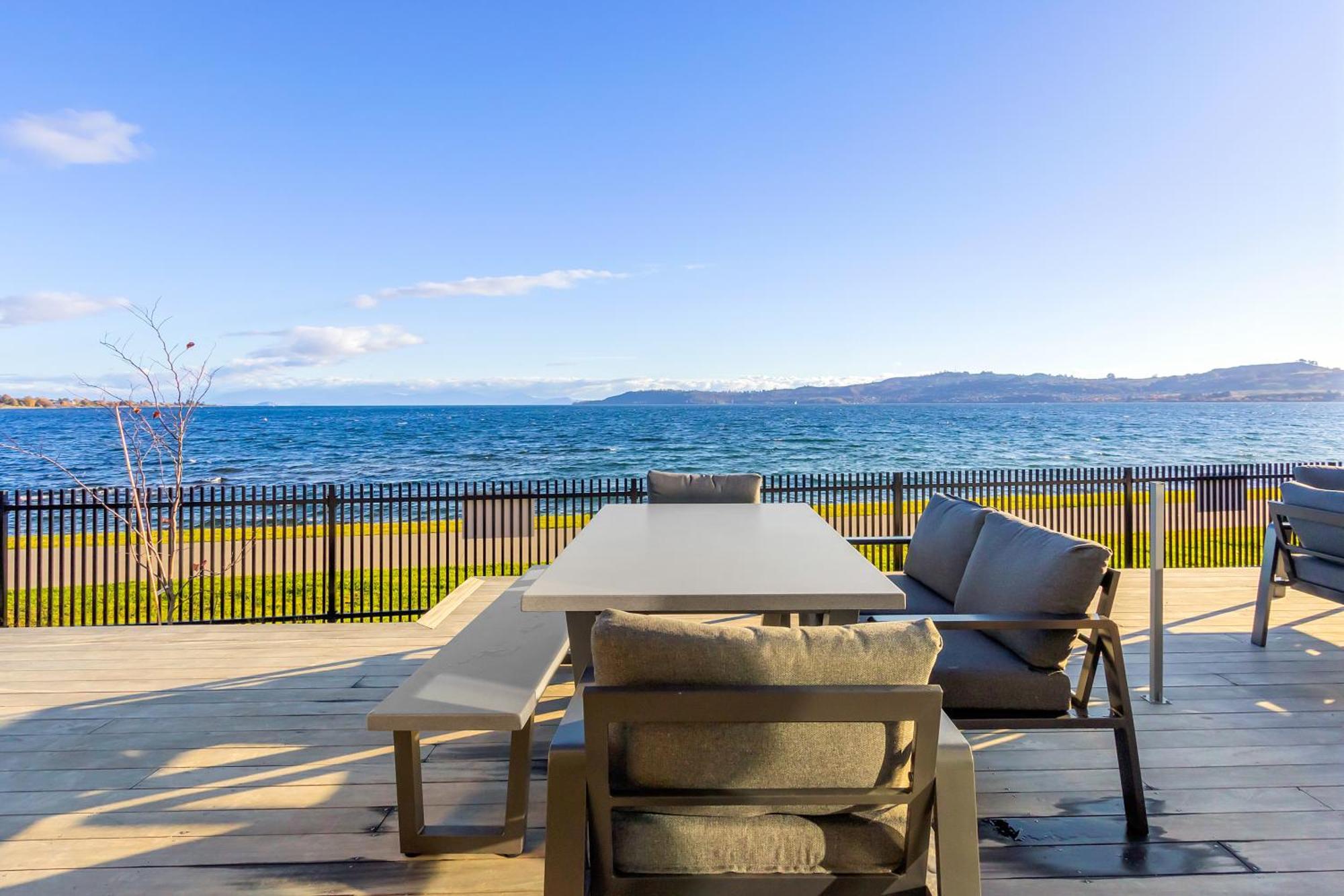Brand New Lake Front Homes Spa Pool Lago Lago Taupo Exterior foto