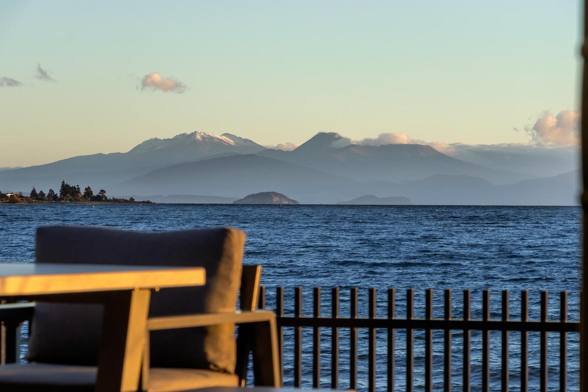 Brand New Lake Front Homes Spa Pool Lago Lago Taupo Exterior foto